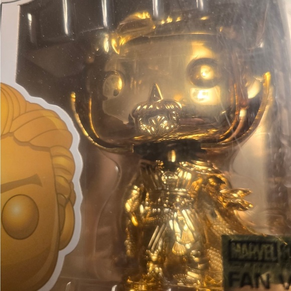 Funko Pop Marvel Studios Dr Strange Gold Chrome #439 Fan Vote Winner Protector - Picture 2 of 5